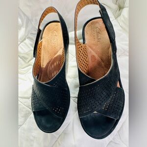 Clarks Sandals Black Perforated Shoes Size 7.5